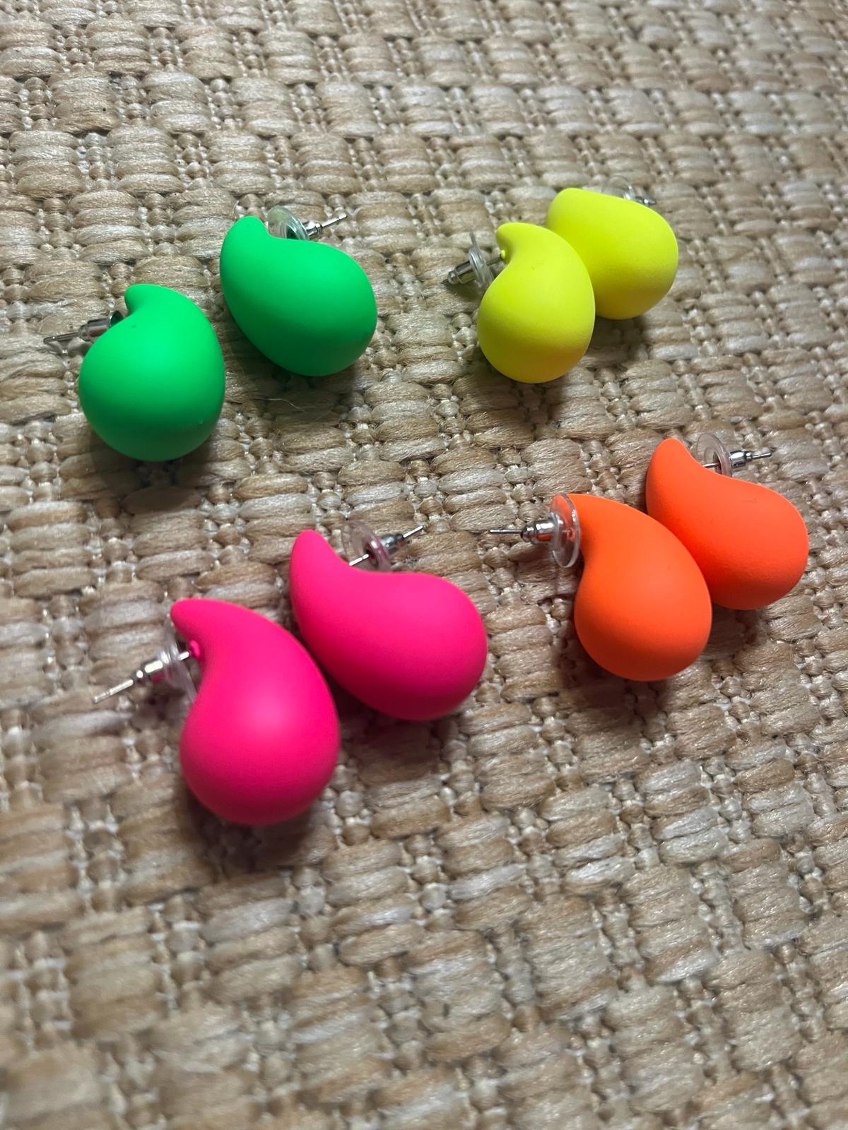 ORECCHINI A GOCCIA FLUO