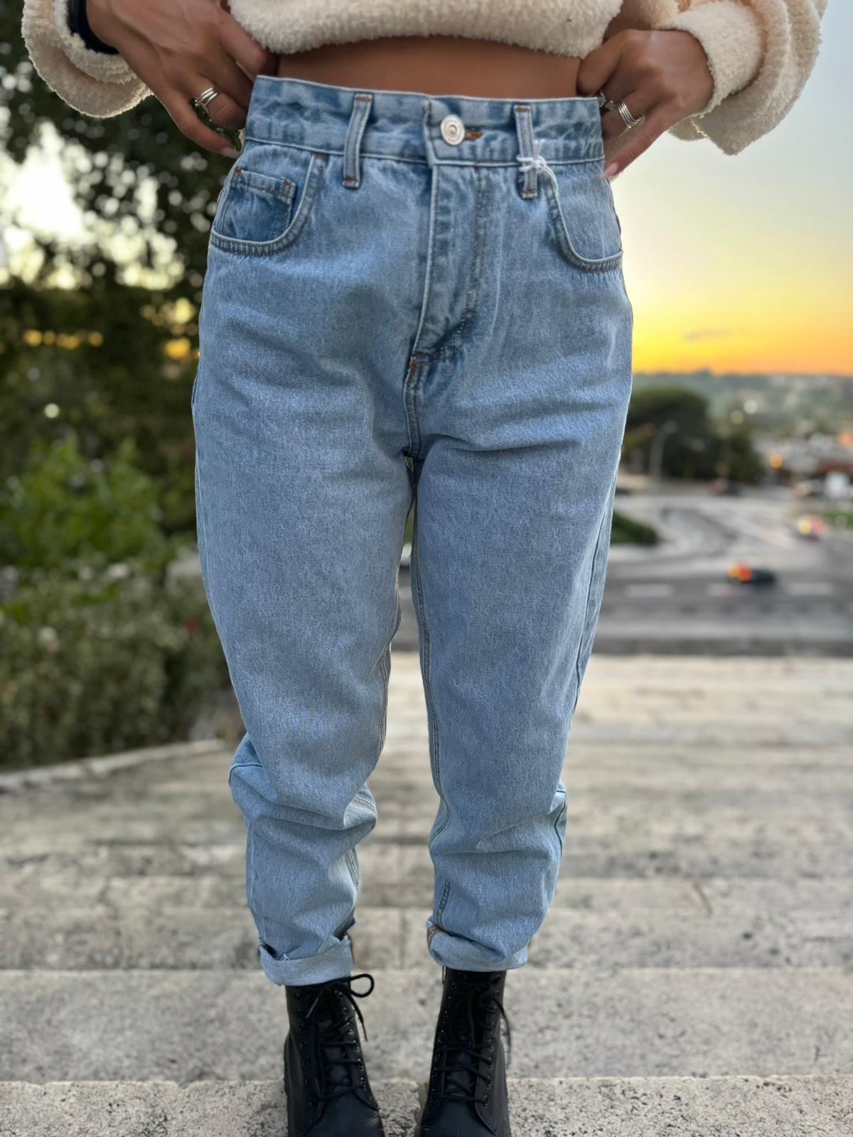 JEANS MOM FIT NOÁ NEW COLLECTION